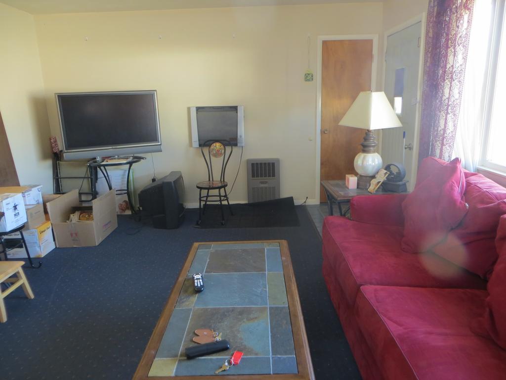 Capri Motel Скотсблъф Екстериор снимка