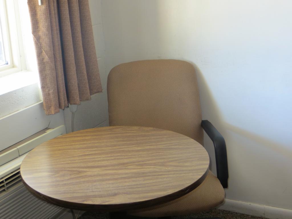 Capri Motel Скотсблъф Екстериор снимка