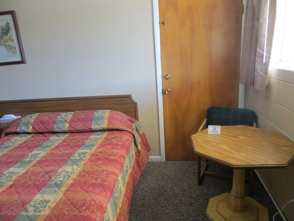 Capri Motel Скотсблъф Екстериор снимка
