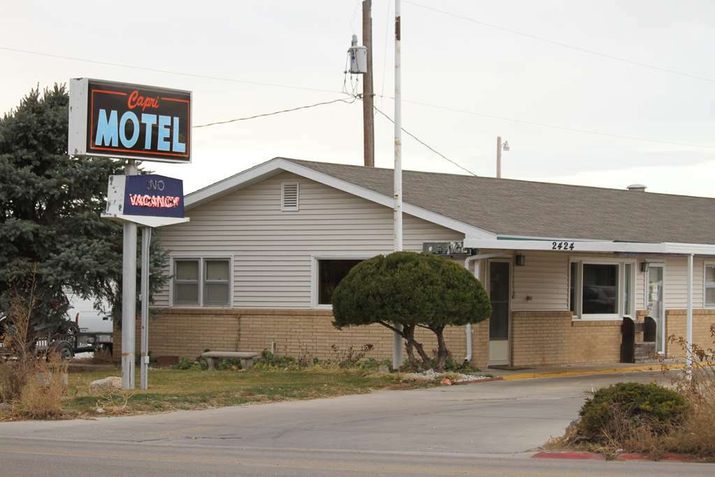Capri Motel Скотсблъф Екстериор снимка